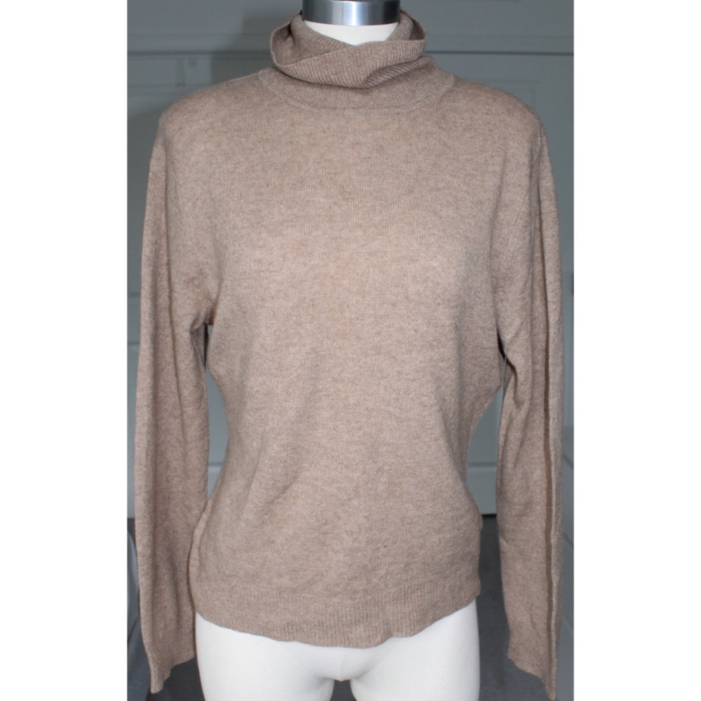 Cashmere Turtle-neck Sweater